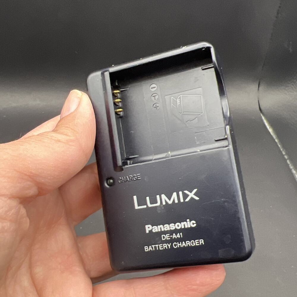 Panasonic LUMIX DMC-FX12 7.2MP Digital Camera Black Memory Card Battery READ - Picture 8 of 14